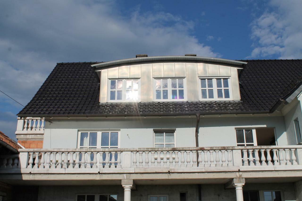 Bio-Bauernhof Rhoen Schleid Extérieur photo